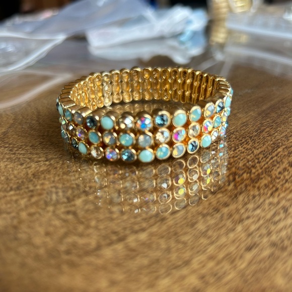 Jewelry - Swarovski bracelet —— so cute very elegant